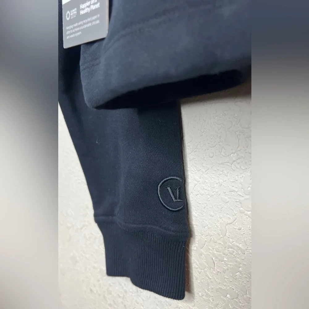 NEW Vuori Sedona Half Zip Sweater in Black - Picture 7 of 7